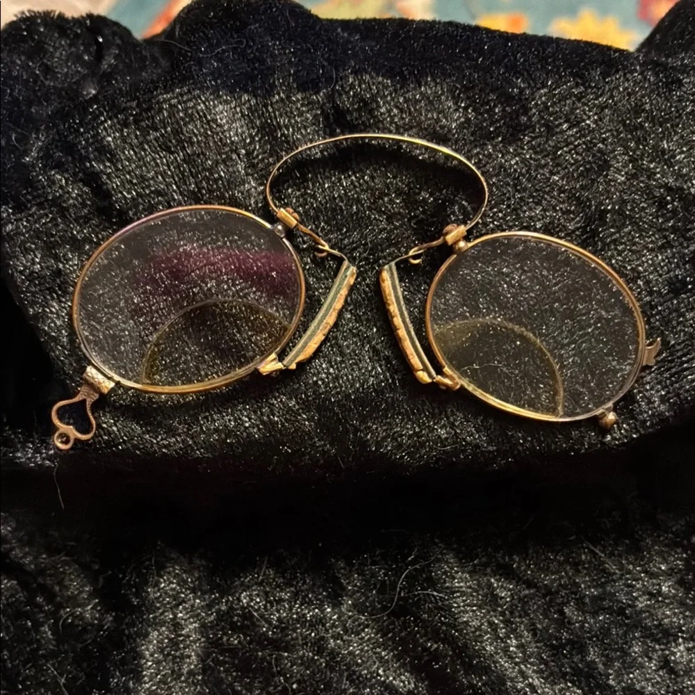 Vintage Gold-Tone Pince-Nez Glasses